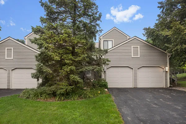 $410,000 | 488 White Oak Lane, Lake Barrington, IL 60010