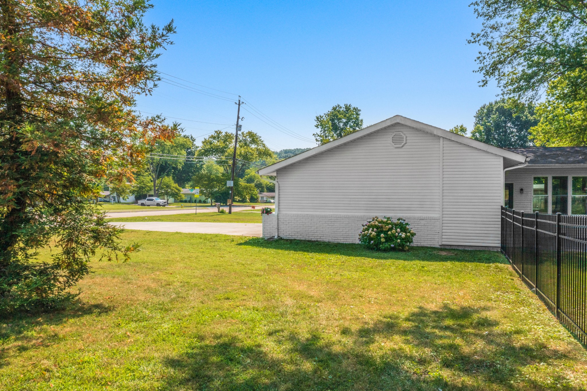 905 Wesley Road Northwest Knoxville, TN 37909 - Photo 6 of 33 Gallery Image 6