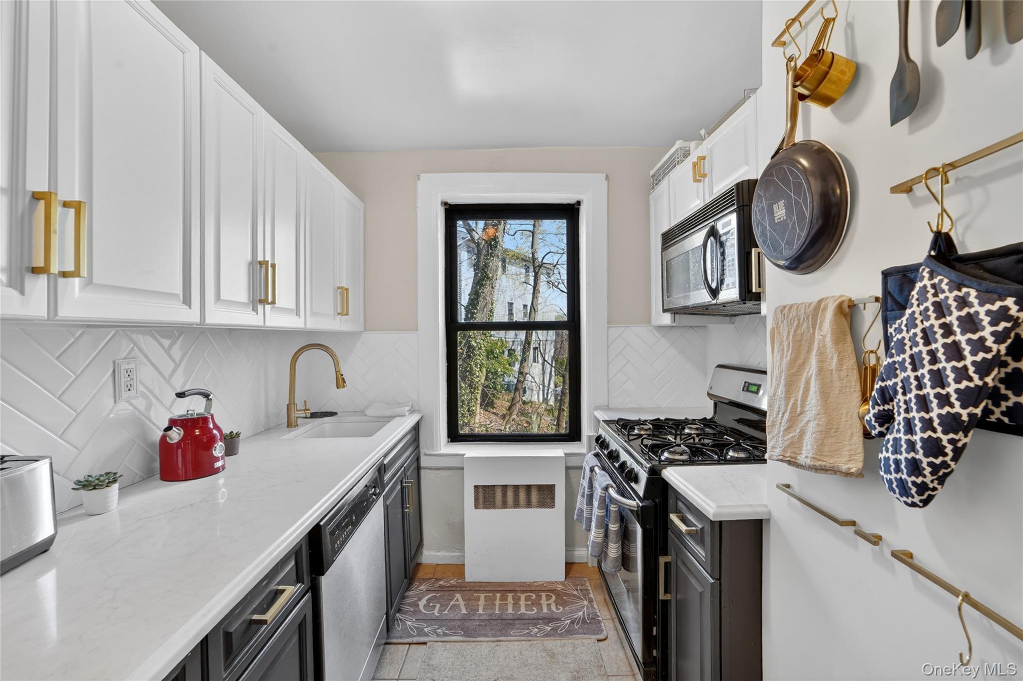 42 Pondfield Road West, Unit 4F Bronxville, NY 10708 - Photo 16 of 30