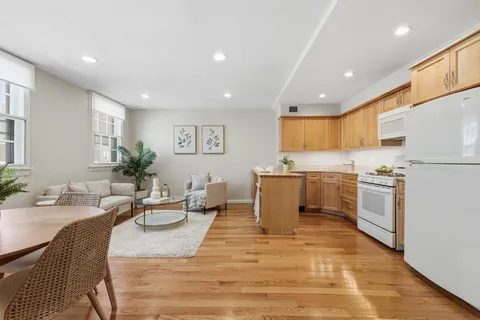 $670,000 | 21 Bowdoin Street, Unit 5C, Boston, MA 02114