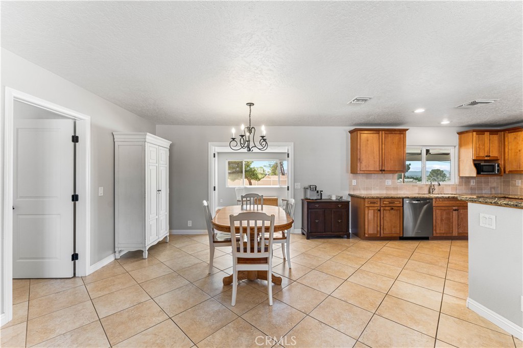 16311 Nosoni Road Apple Valley, CA 92307 - Photo 9 of 44