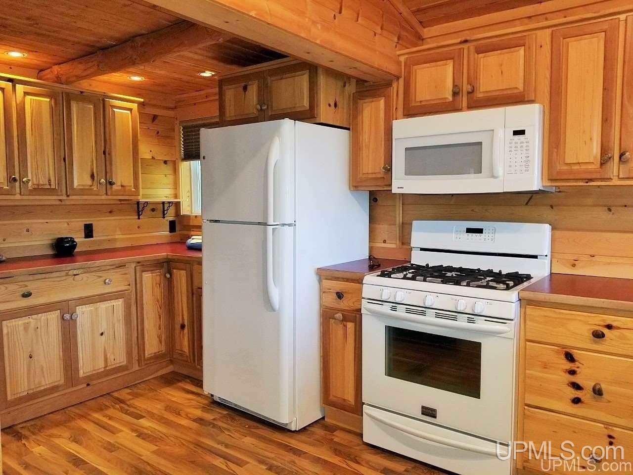 11000 Lily Lk Road Manistique, MI 49854 - Photo 7 of 34