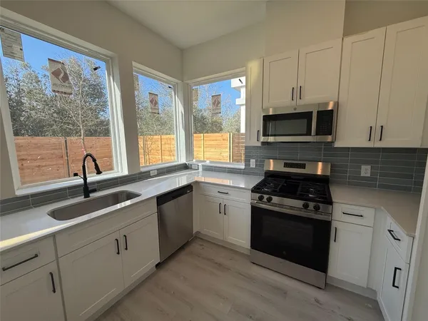 $2,500 | 2000 Riverside Farms Road, Unit 17102, Austin, TX 78741