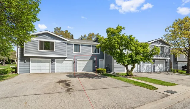 $2,400 | 452 Harrison Court, Vernon Hills, IL 60061