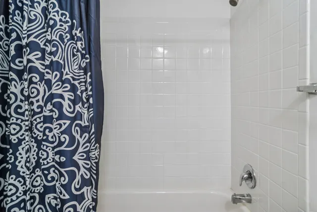 $2,400 | 452 Harrison Court, Vernon Hills, IL 60061