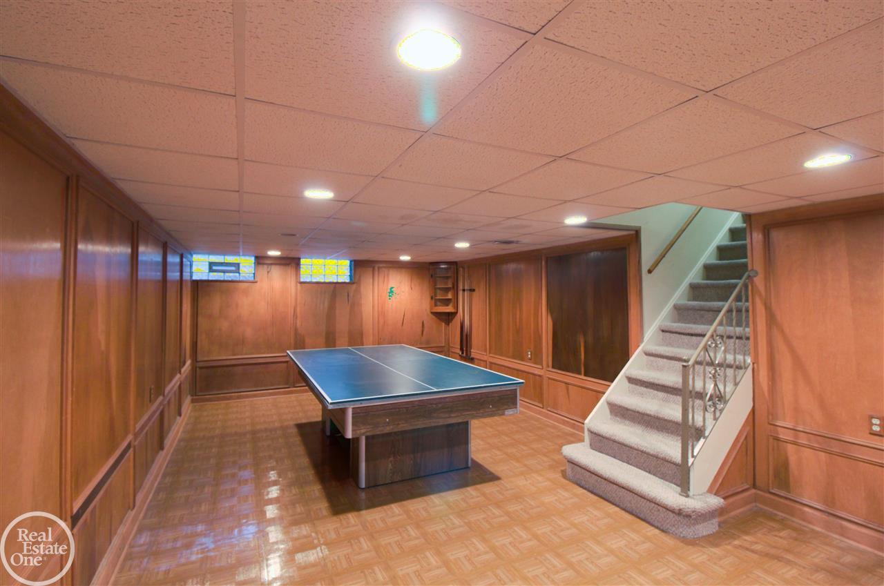 1500 North Renaud Road Grosse Pointe, MI 48236 - Photo 29 of 36 50057167-28.JPG
