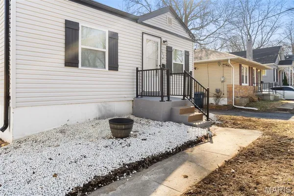 $120,900 | 204 Wiegel Drive, Ferguson, MO 63135