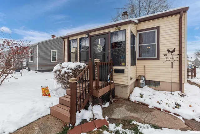 $99,900 | 3228 Sunnyside Avenue, Davenport, IA 52802