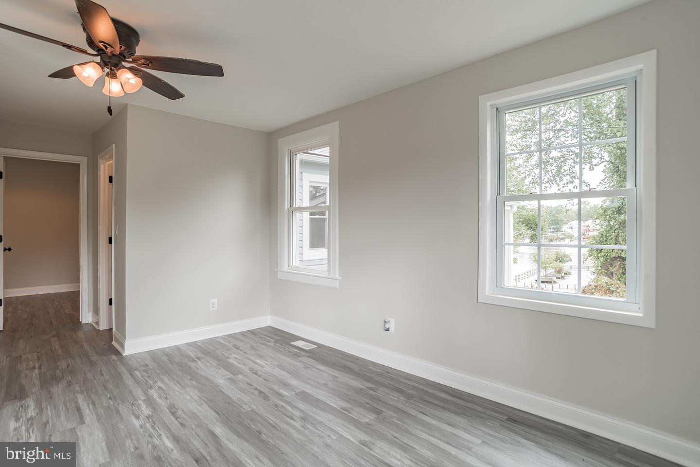 7702 West Shore Road Pasadena, MD 21122 - Photo 11 of 19 Gallery Image 11