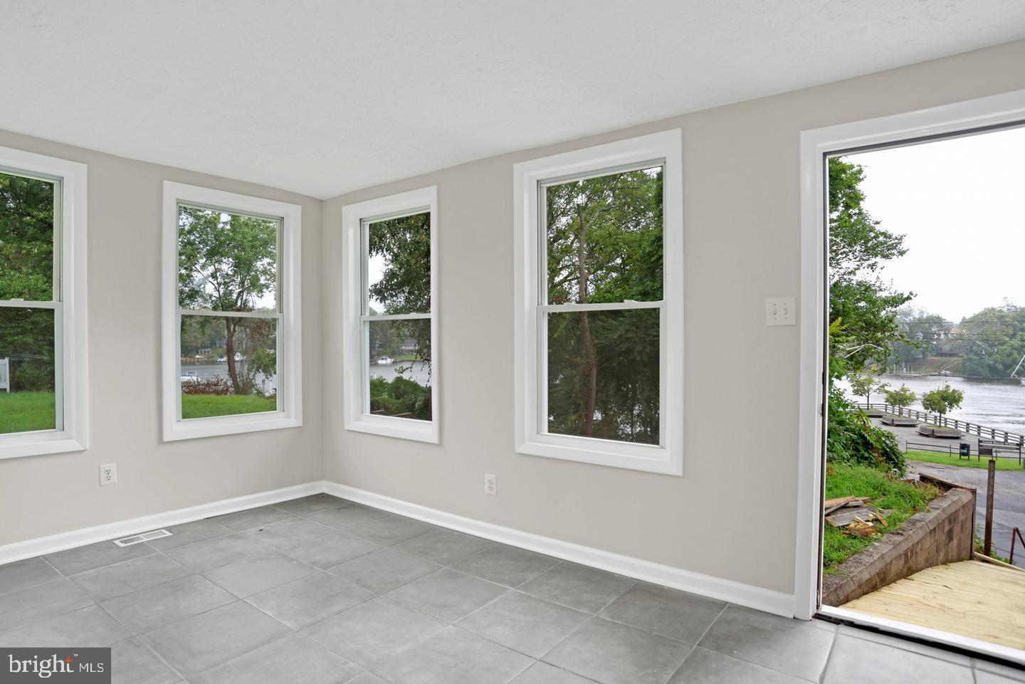 7702 West Shore Road Pasadena, MD 21122 - Photo 3 of 19 Gallery Image 3