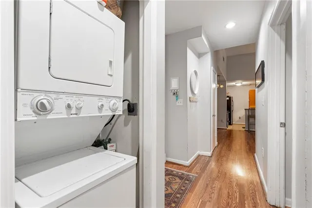 a view of utility room