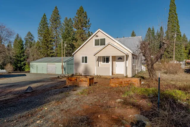 a view of outdoor space and city view