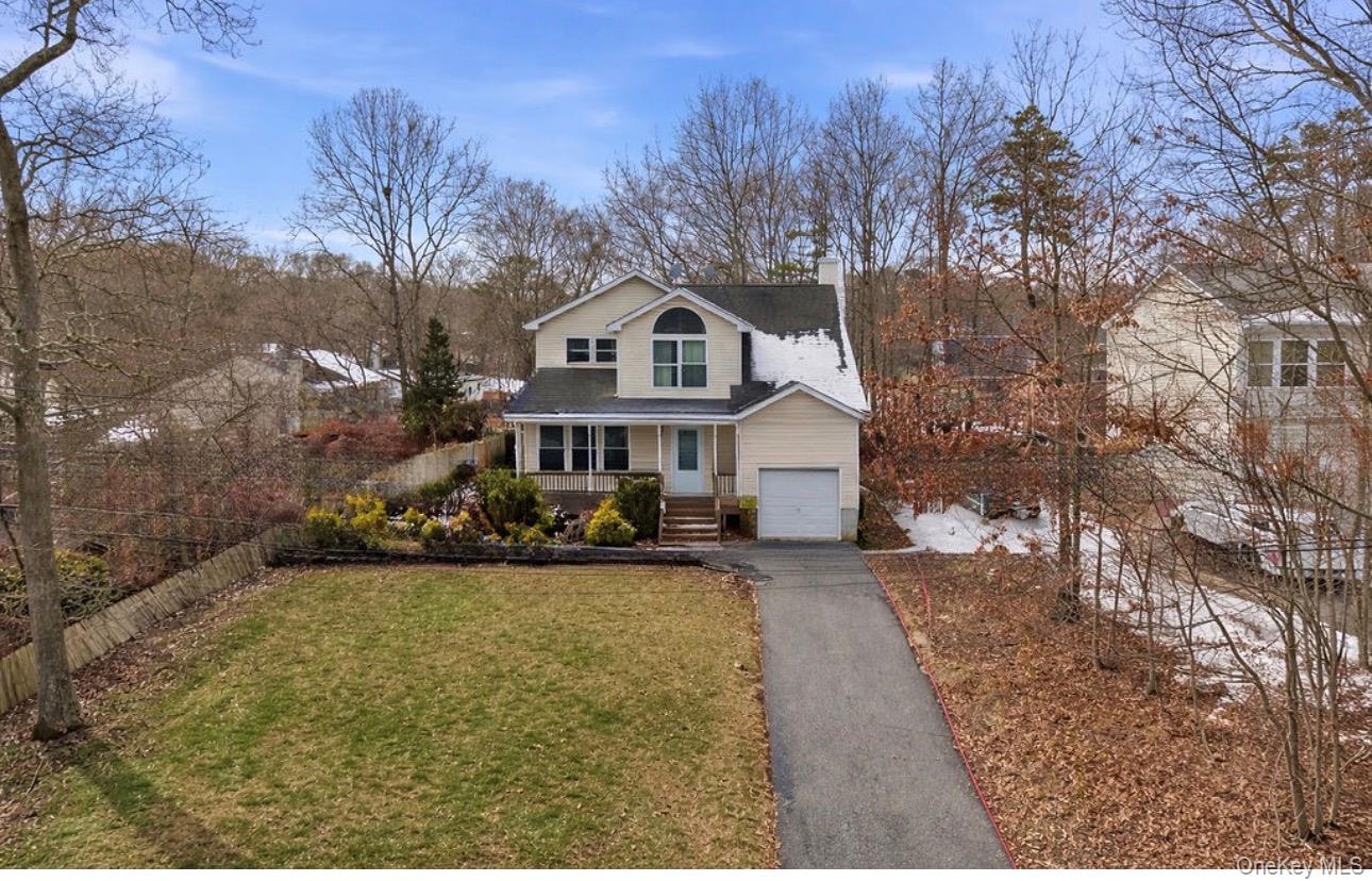 134 West Yaphank Road Coram, NY 11727 - Photo 2 of 19