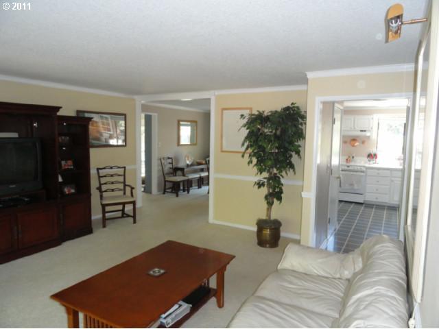 13320 Southwest Weir Road Beaverton, OR 97008 - Photo 5 of 15 Living Room