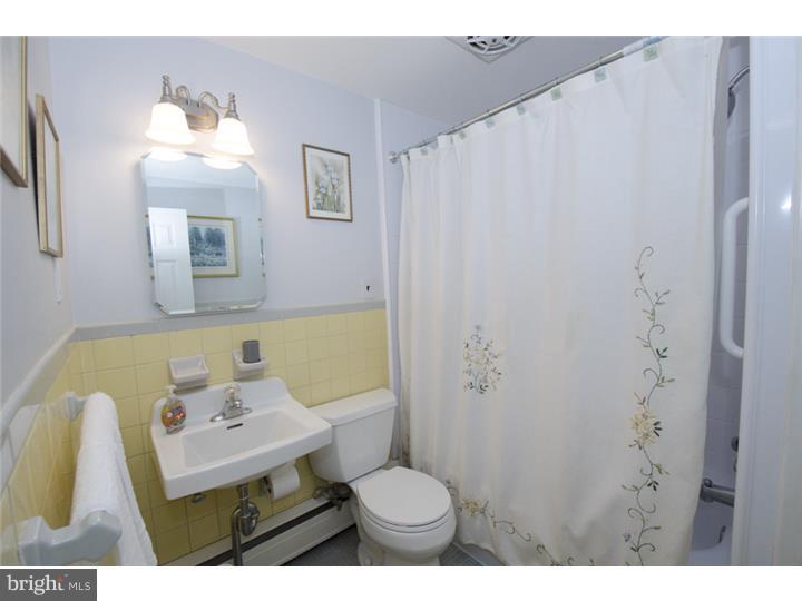 460 Howellville Road Berwyn, PA 19312 - Photo 14 of 25 Bathroom