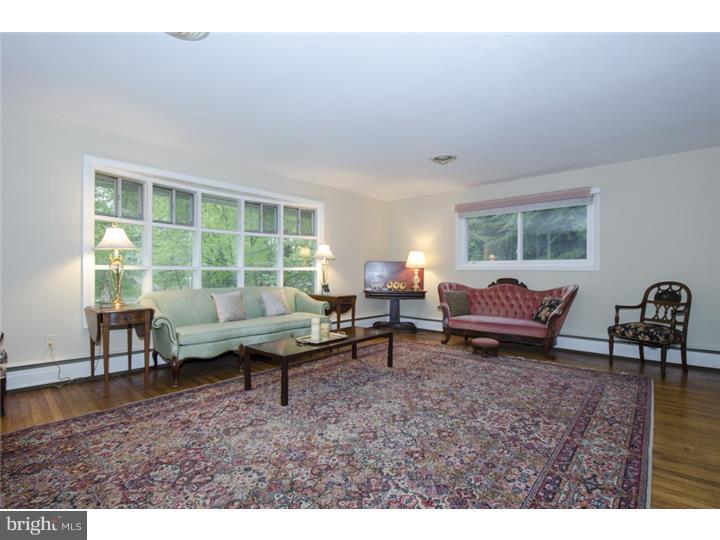 460 Howellville Road Berwyn, PA 19312 - Photo 3 of 25 Living Room
