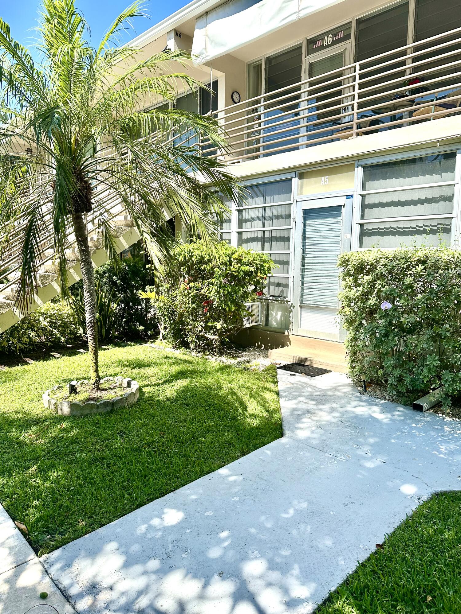 901 North Birch Road, Unit A2 Fort Lauderdale, FL 33304 - Photo 1 of 32 MC EXTERIOR ENTRANCE