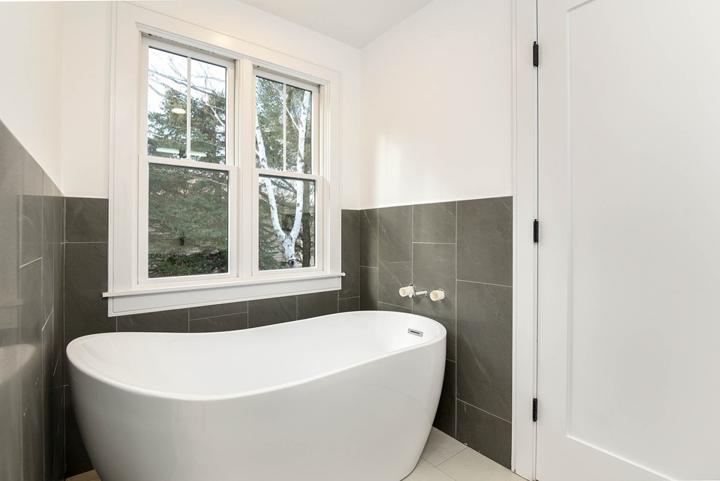 102 Thurston Road, Unit 102 Newton, MA 02464 - Photo 25 of 35 Gallery Image 25