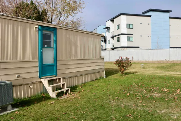 $69,900 | 1410 West Flamingo Avenue, Unit 105, Nampa, ID 83651