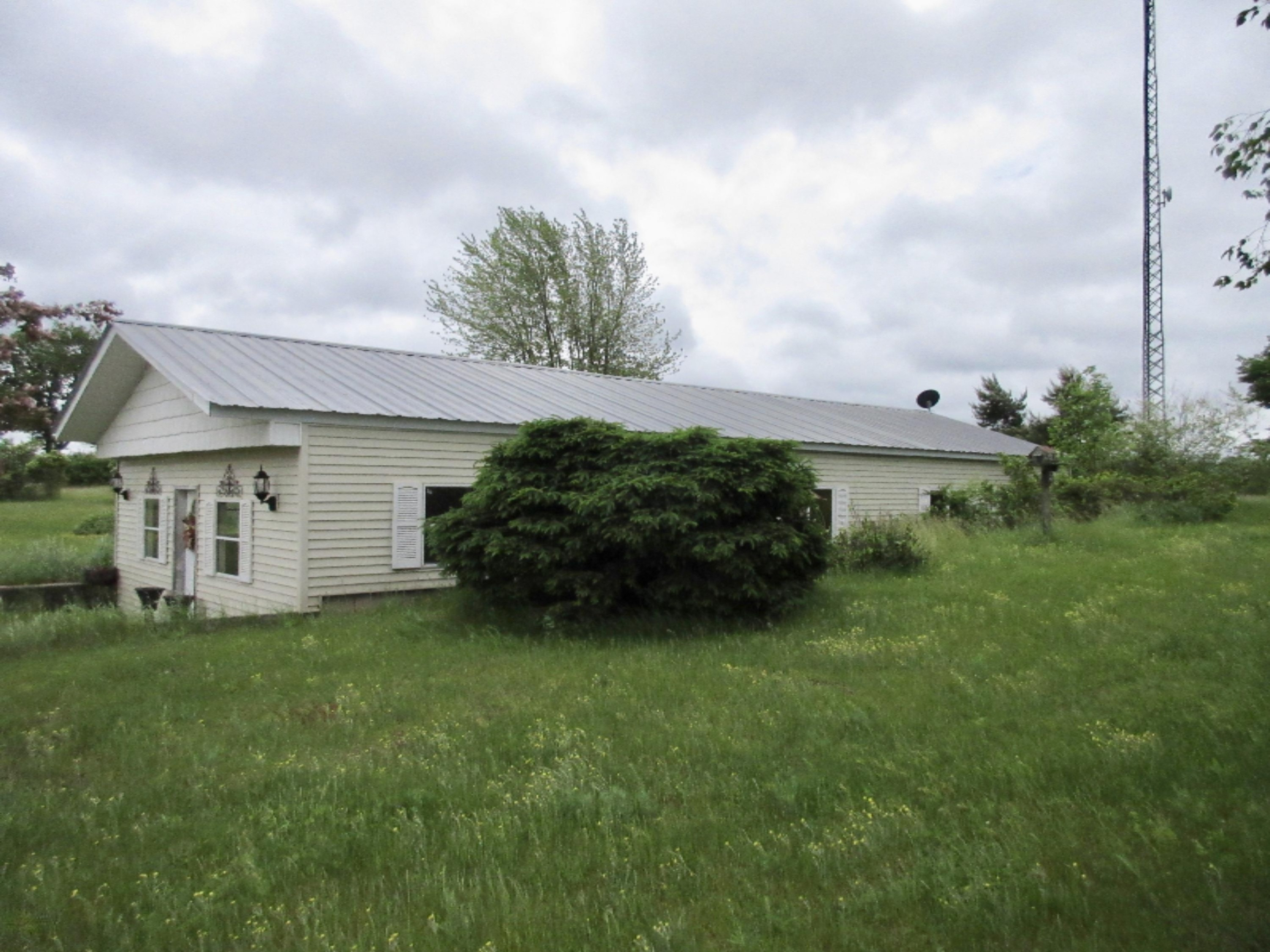 1551 North County Line Road Six Lakes, MI 48886 - Photo 3 of 21 fullsizeoutput_1efd
