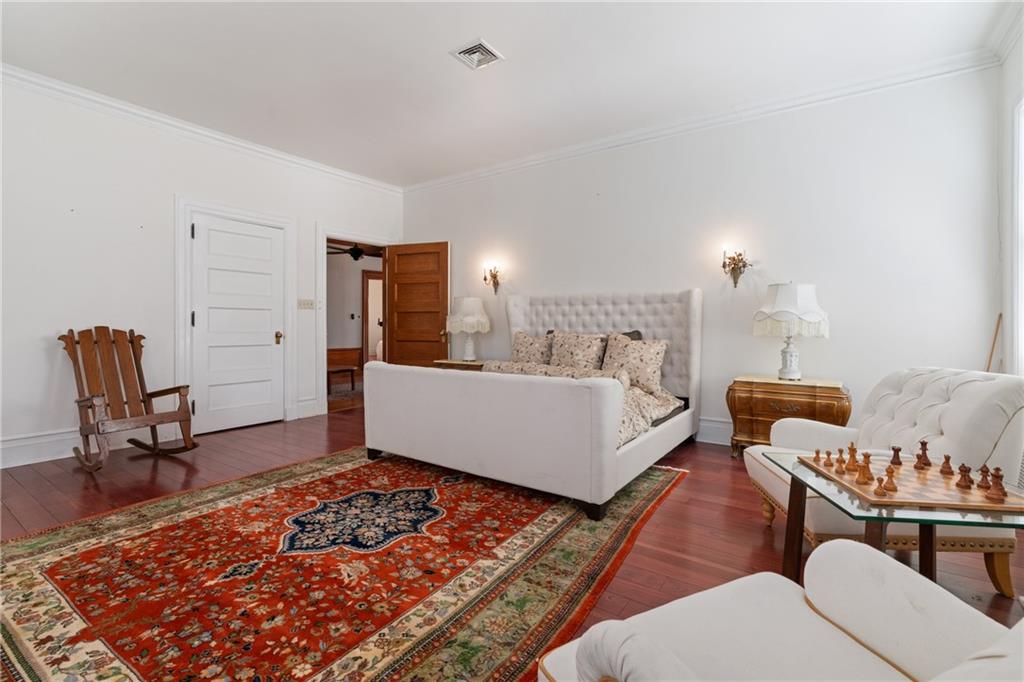 5238 Ellsworth Avenue Pittsburgh, PA 15232 - Photo 23 of 47 a living room with furniture rug and a lamp