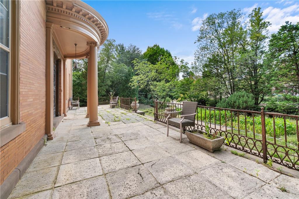 5238 Ellsworth Avenue Pittsburgh, PA 15232 - Photo 4 of 47 a view of a chairs and table in the balcony