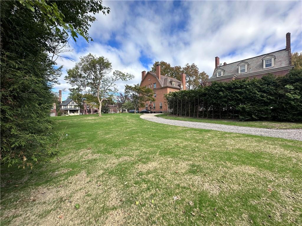 5238 Ellsworth Avenue Pittsburgh, PA 15232 - Photo 43 of 47 a view of a green field