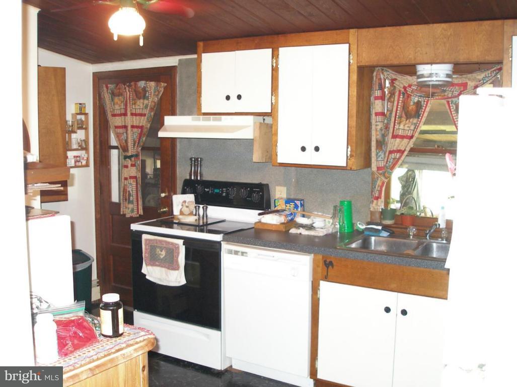 121 Colebrook Road Elizabethtown, PA 17022 - Photo 6 of 12 Gallery Image 6