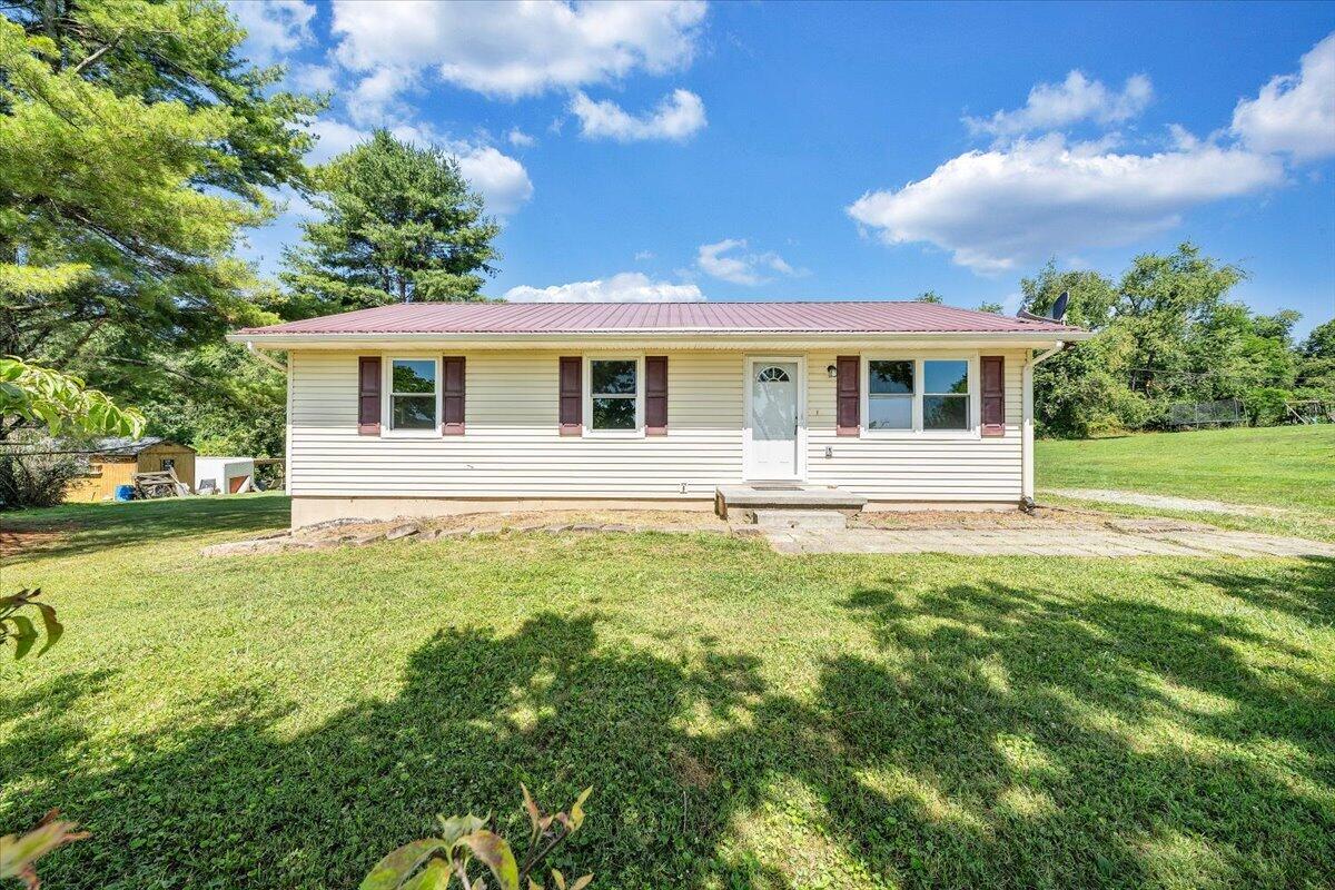 777 Switchback Road Christiansburg, VA 24073 - Photo 24 of 27 32-MIB08718