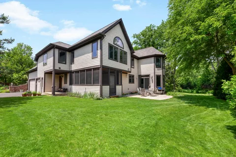 $1,850,000 | 901 Kenton Road, Deerfield, IL 60015