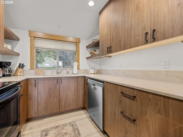 $1,200,000 | 12900 Hawks Beard, Unit 13, Sisters, OR 97759