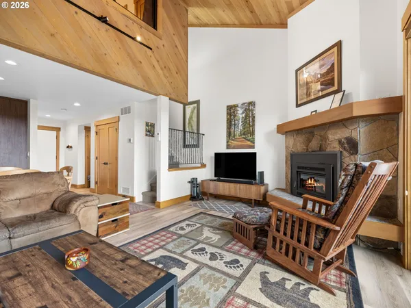 $1,200,000 | 12900 Hawks Beard, Unit 13, Sisters, OR 97759