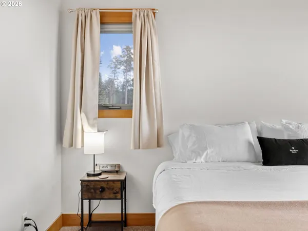 $1,200,000 | 12900 Hawks Beard, Unit 13, Sisters, OR 97759