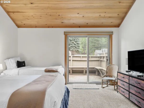 $1,200,000 | 12900 Hawks Beard, Unit 13, Sisters, OR 97759