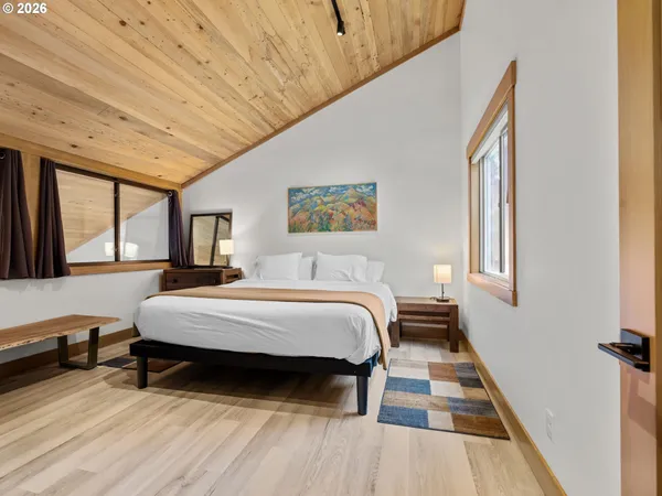 $1,200,000 | 12900 Hawks Beard, Unit 13, Sisters, OR 97759