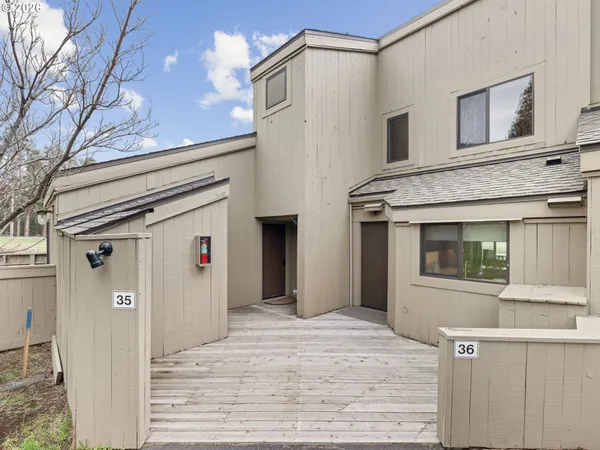 $1,200,000 | 12900 Hawks Beard, Unit 13, Sisters, OR 97759