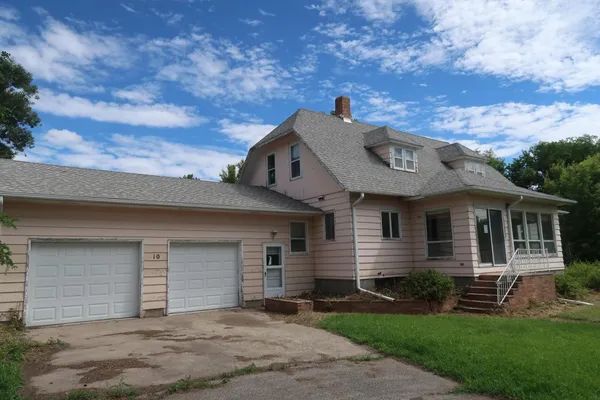 $167,900 | 10 3rd Avenue, Arthur, ND 58006