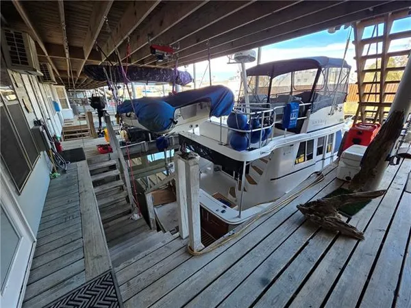 $2,500 | 127 Highway 22, Unit E12, Madisonville, LA 70447
