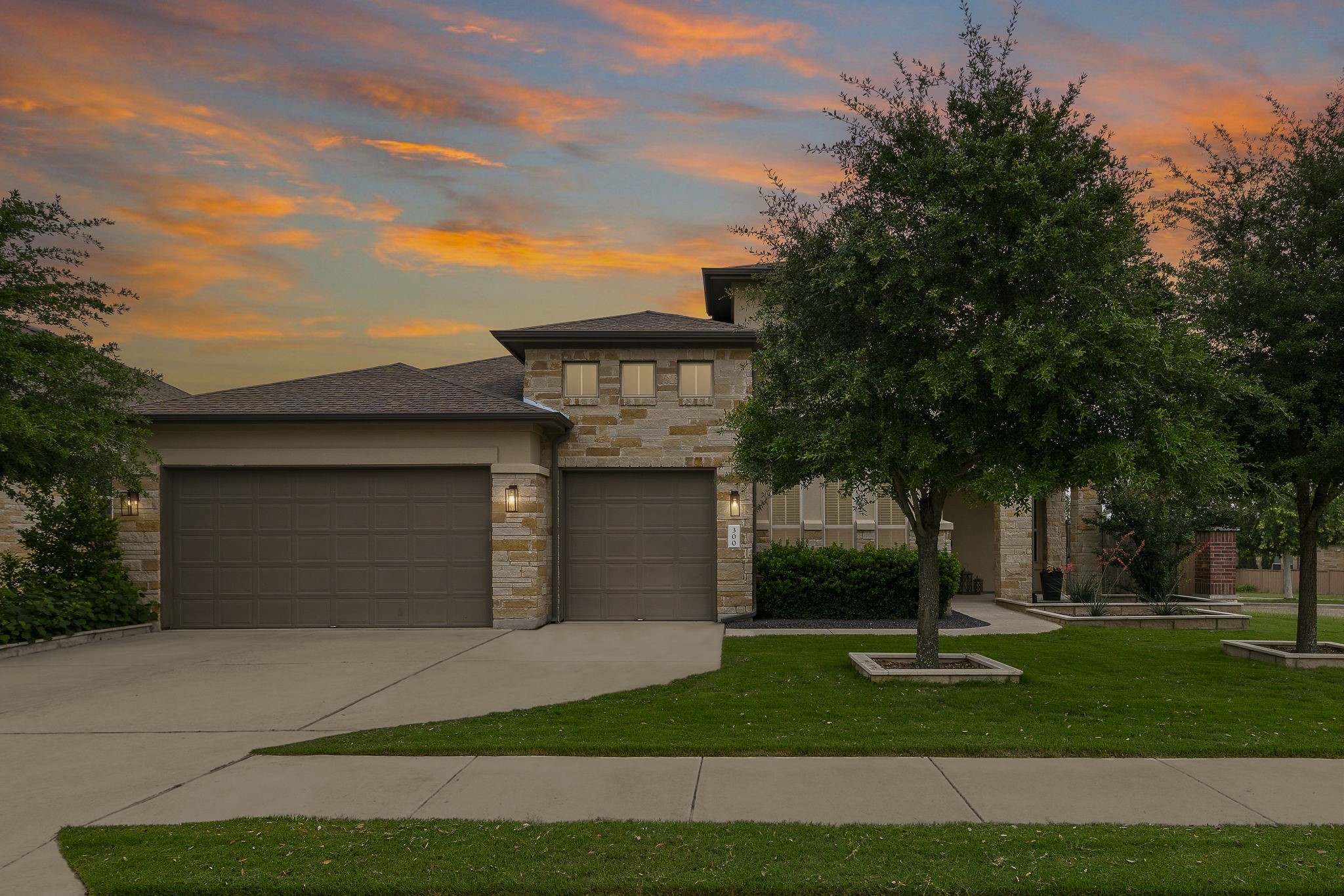 300 Blue Agave Lane Georgetown, TX 78626 - Photo 2 of 31