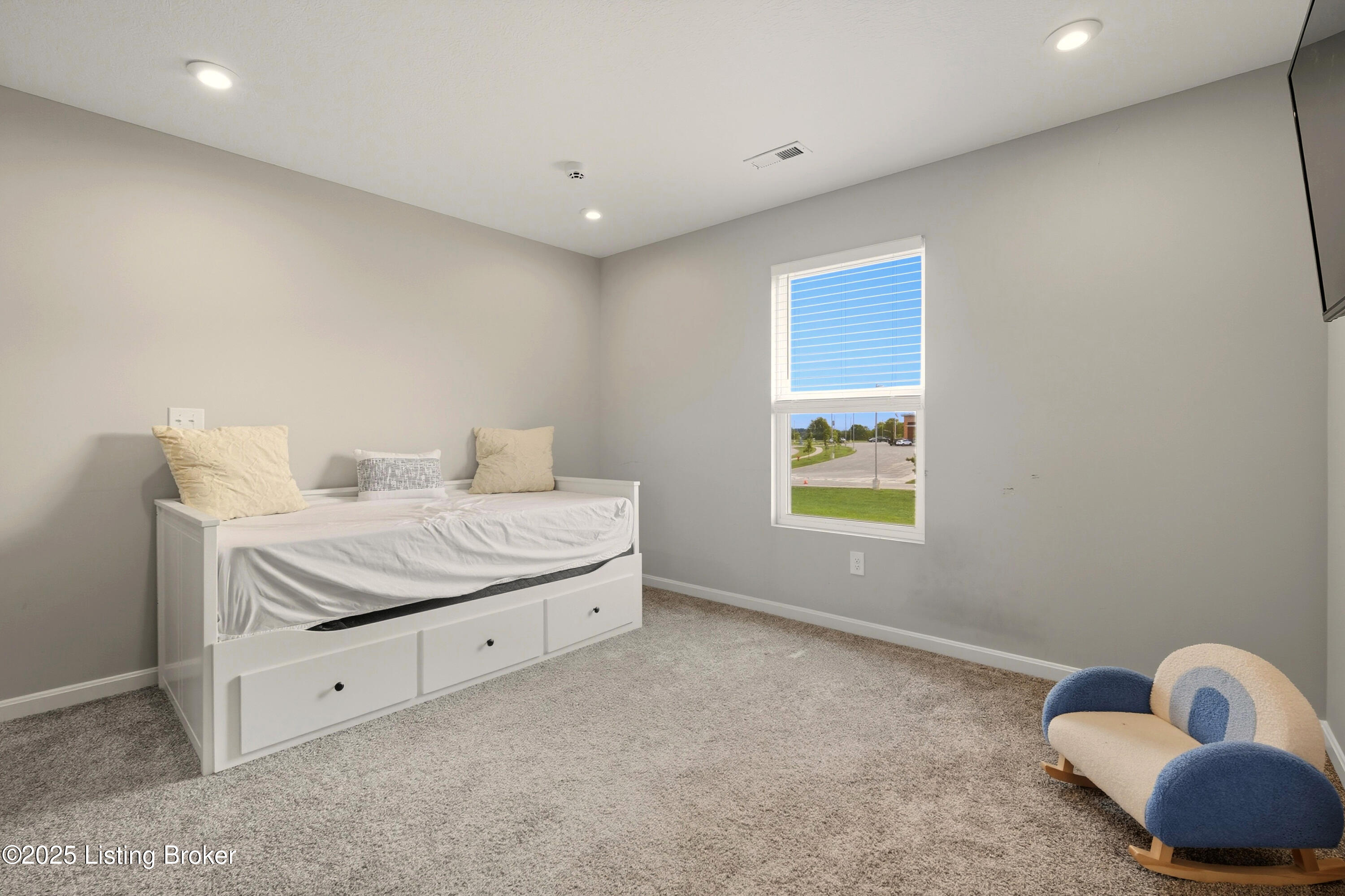 112 Peregrine Road Mount Washington, KY 40047 - Photo 18 of 30 Den 1