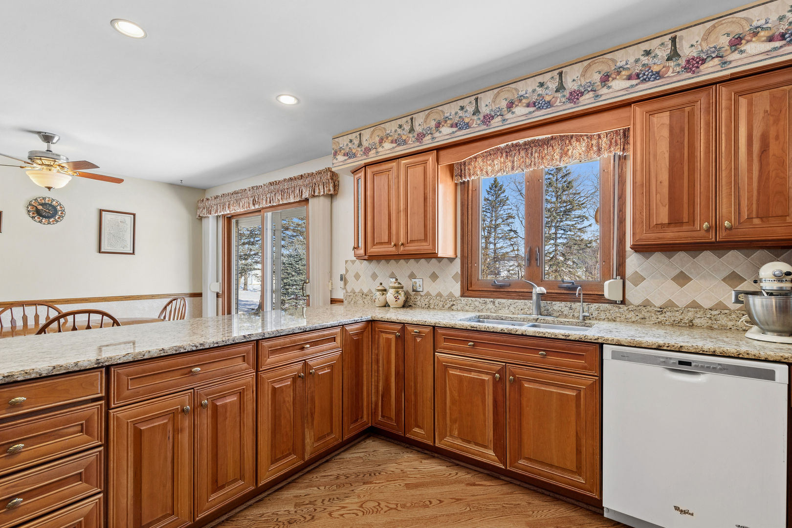 504 Rue Chamonix Deer Park, IL 60010 - Photo 16 of 36