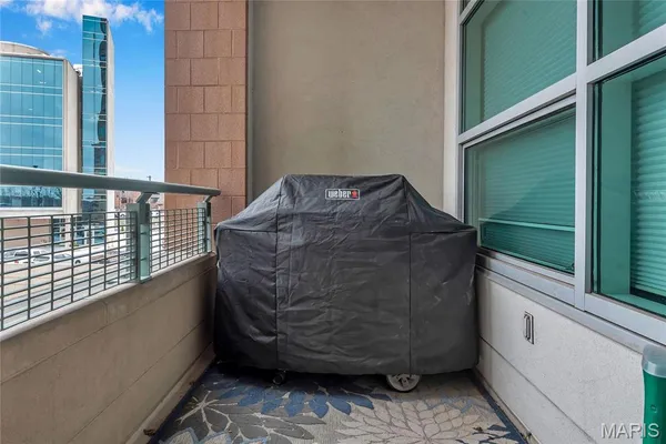 $4,795 | 8025 Maryland Avenue, Unit 3D, St. Louis, MO 63105