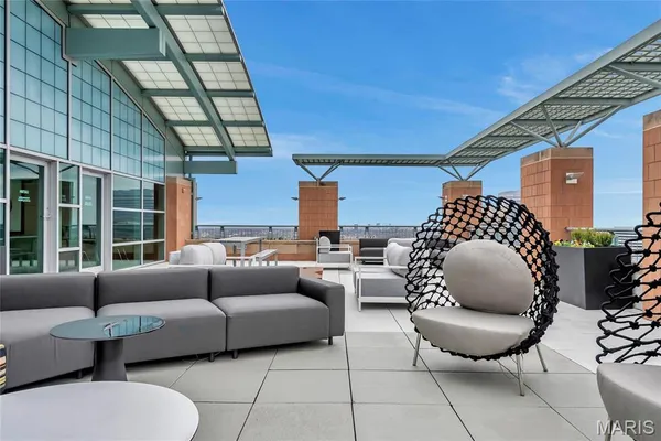 $4,795 | 8025 Maryland Avenue, Unit 3D, St. Louis, MO 63105