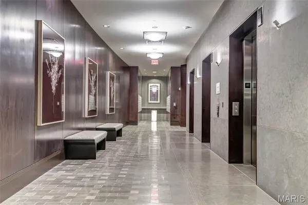 $4,795 | 8025 Maryland Avenue, Unit 3D, St. Louis, MO 63105