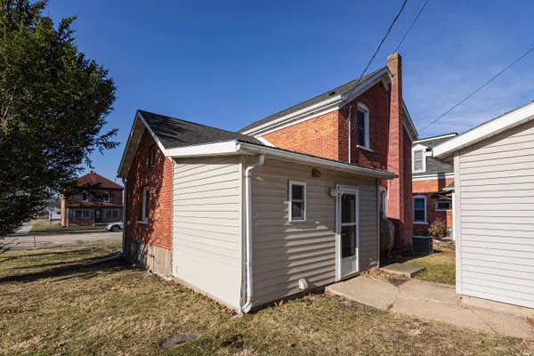$135,000 | 421 East Dewey Street, Cassville, WI 53806