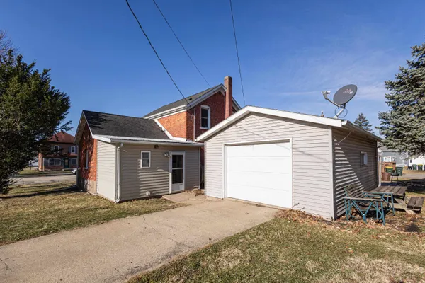 $135,000 | 421 East Dewey Street, Cassville, WI 53806