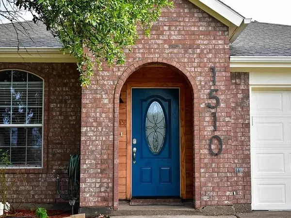 $340,000 | 1510 Sequoia Drive, Krum, TX 76249