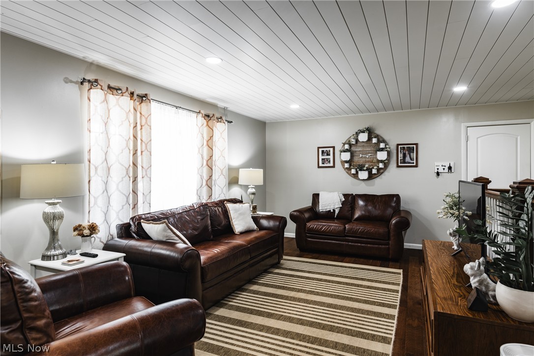 6421 Dupont Road Washington, WV 26181 - Photo 6 of 42 Gallery Image 6