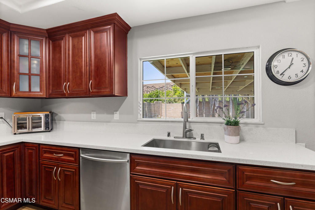 5951 Serena Street Simi Valley, CA 93063 - Photo 13 of 28