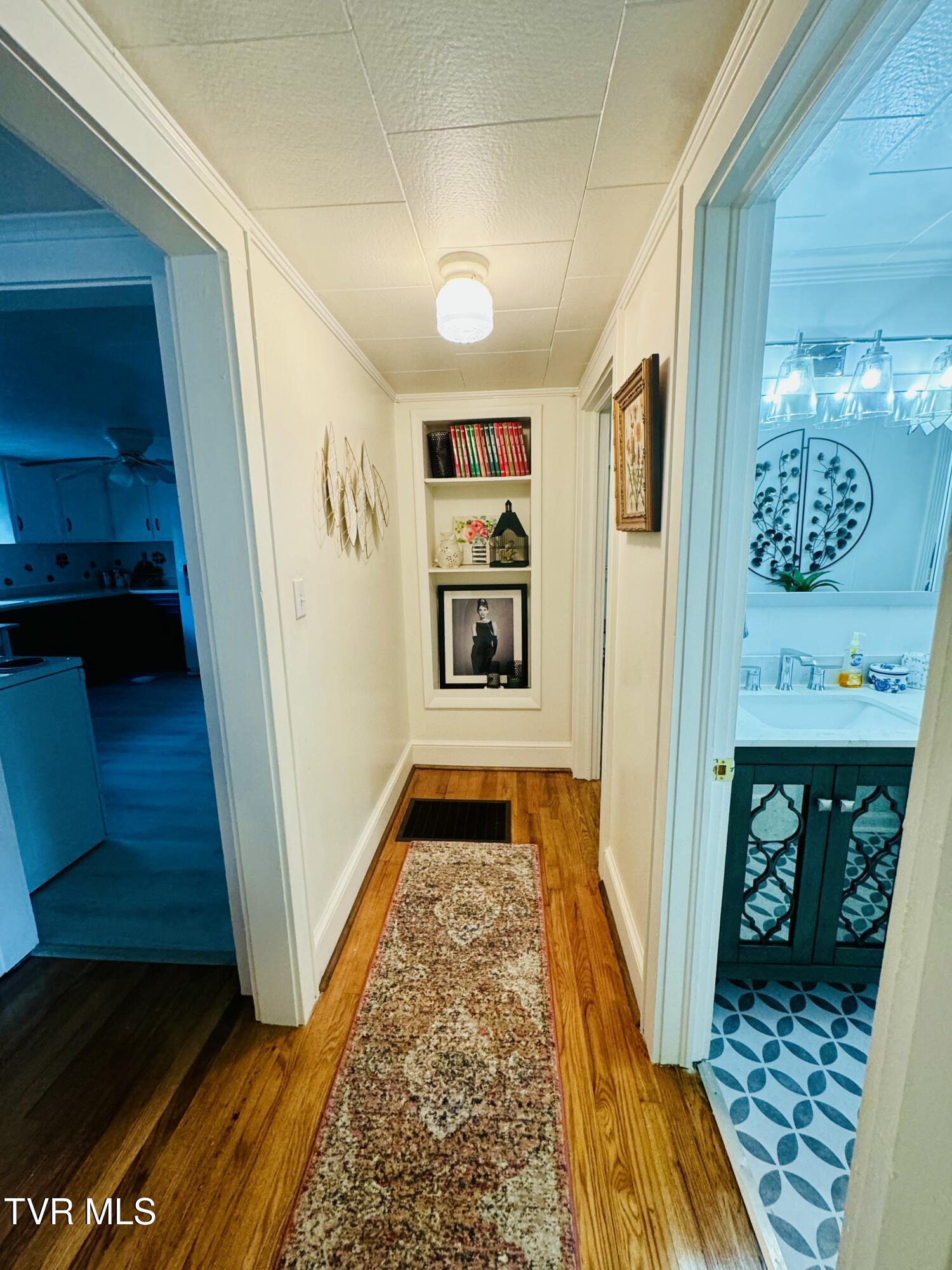 213 Campbell Street Southwest Abingdon, VA 24210 - Photo 11 of 28 IMG_5488